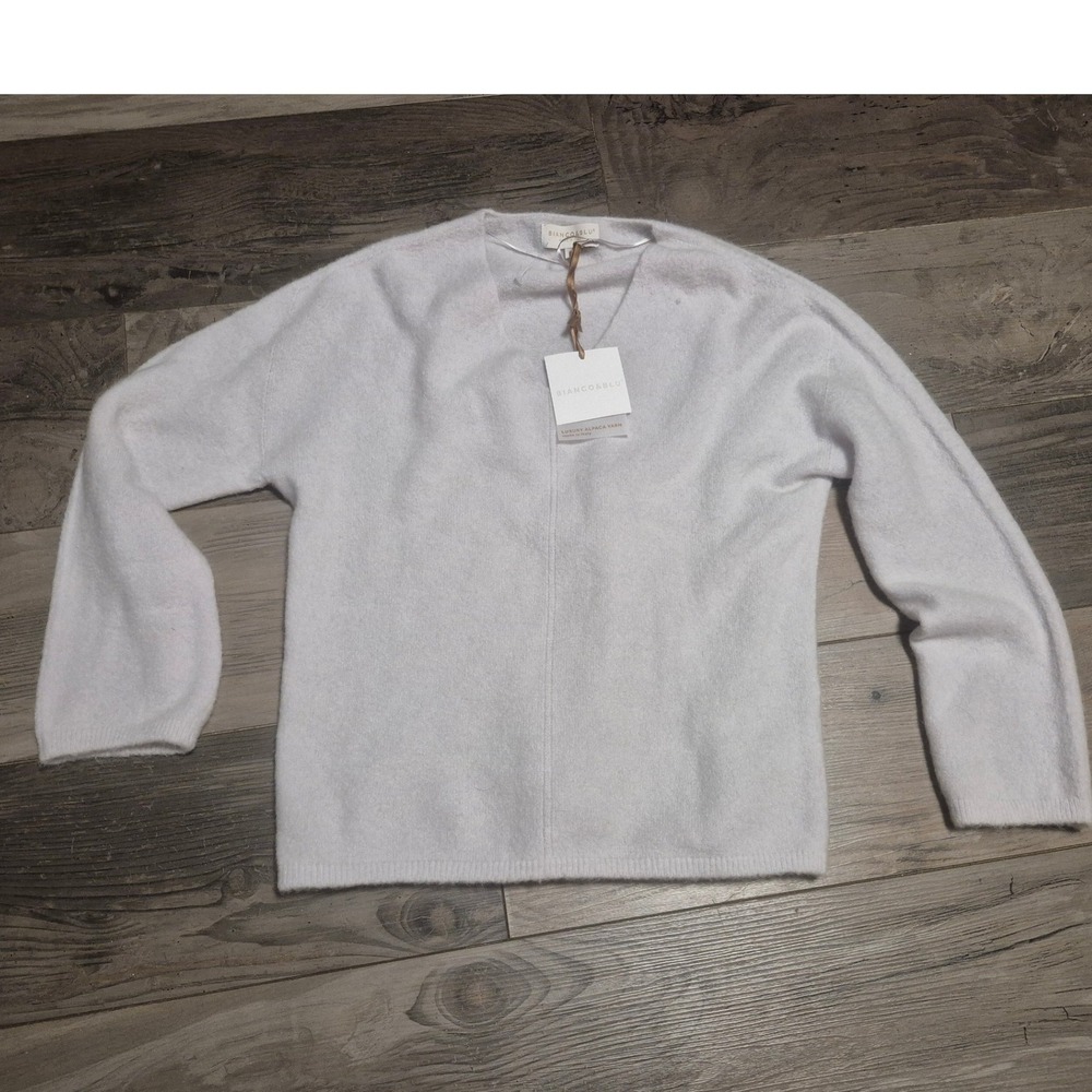 Bianco&Blu Made in Italy Luxury Alpaca Blend V-Neck‎ Sweater